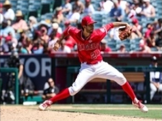 Noé Ramírez pitching for the Angels