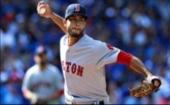 Noé Ramírez pitching for Boston